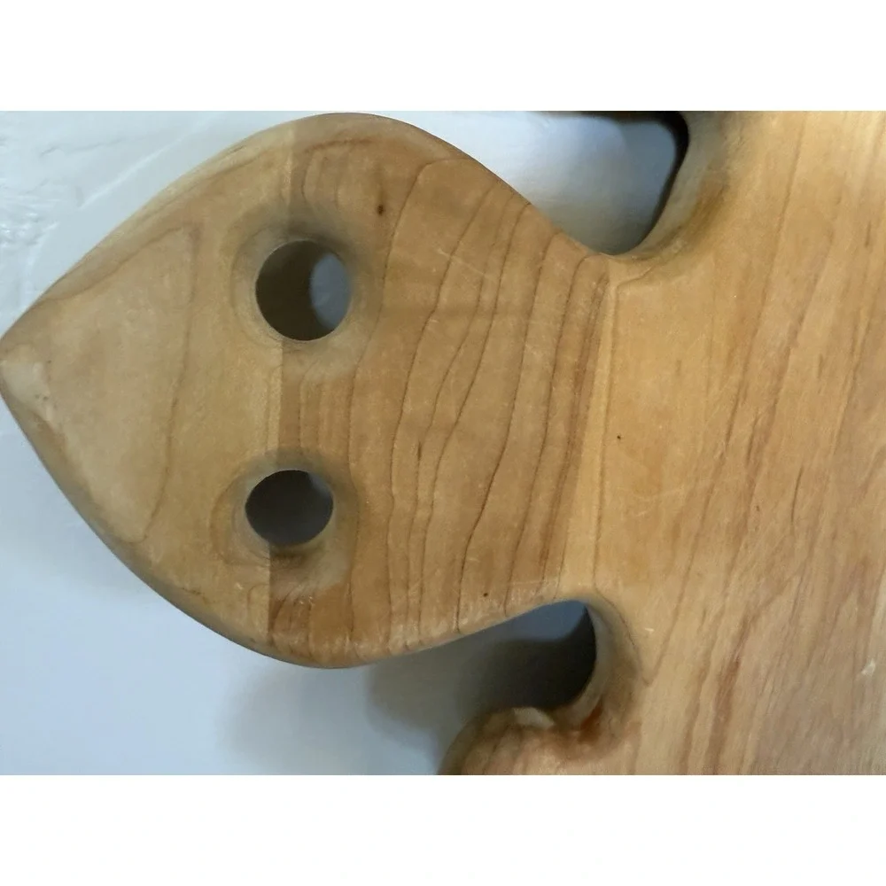 LIZARD Gecko shaped HEAVY Primitive Wooden Farmhouse Cutting Board 18